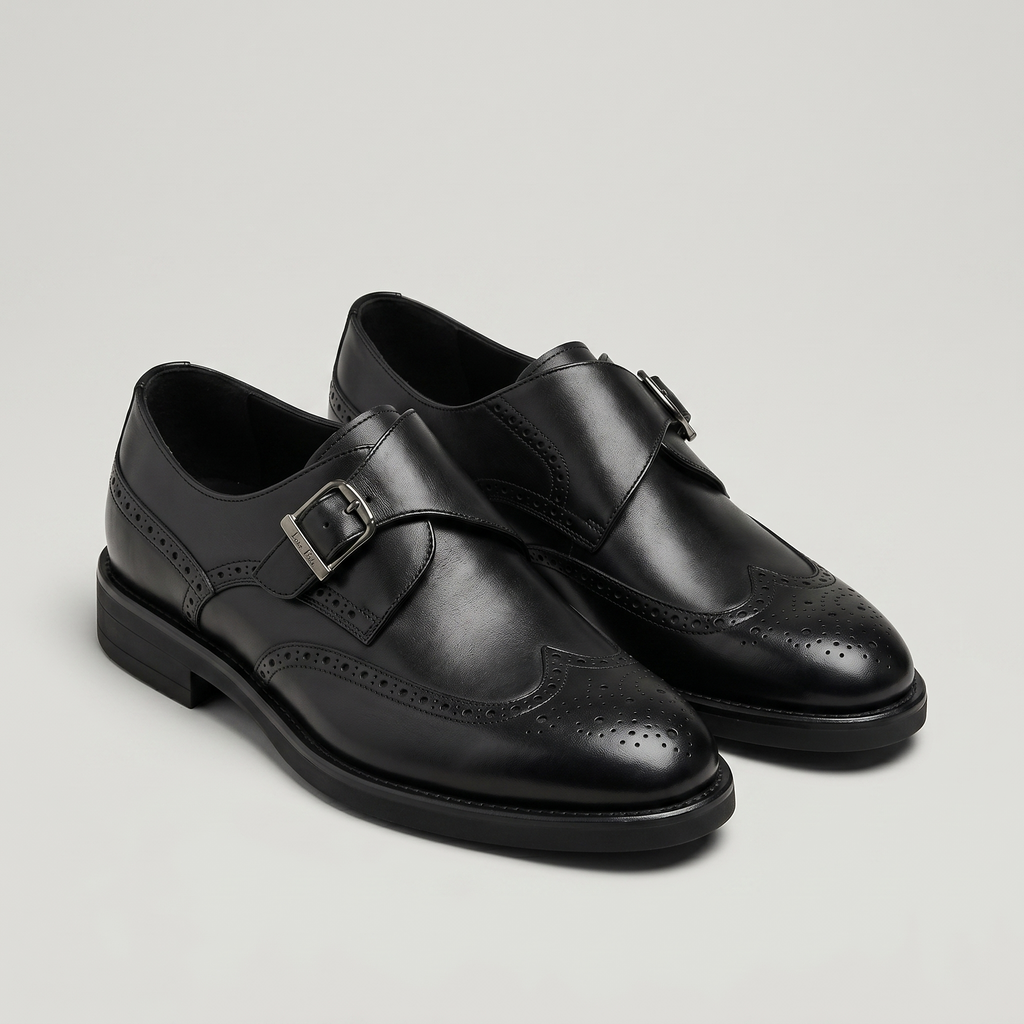 Chaussures homme à boucle perforées