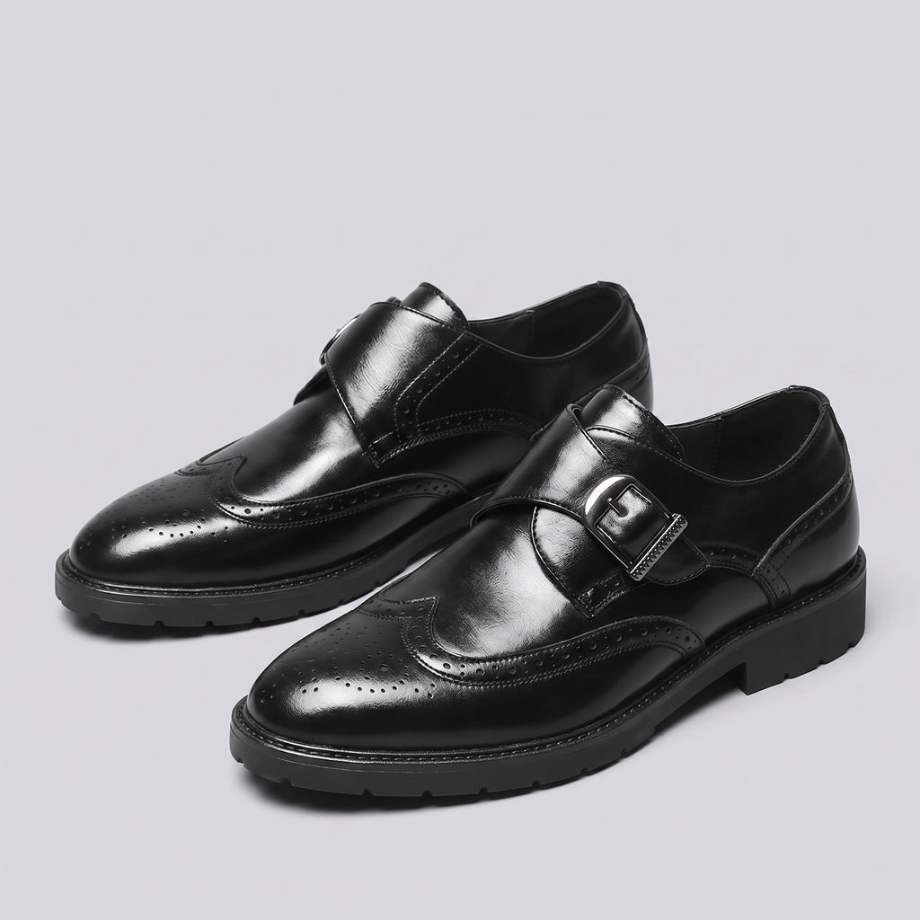 Chaussures homme à boucle perforées